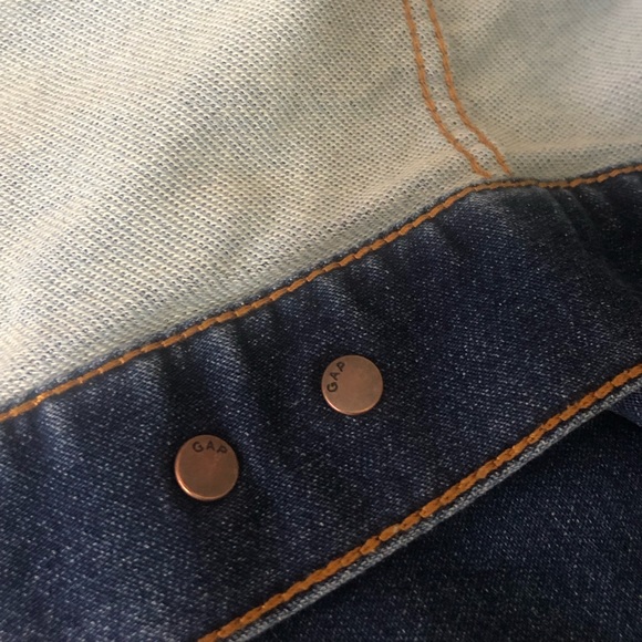Size 10/11 GapKids Denim Jacket - Picture 6 of 7